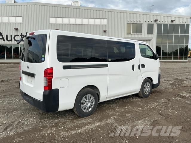 Nissan Caravan Мікроавтобуси