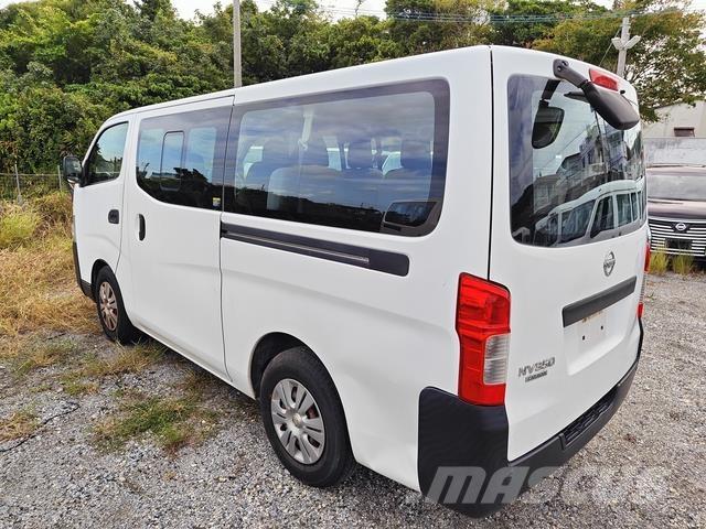Nissan Caravan Мікроавтобуси