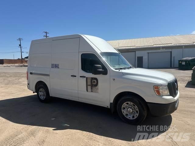 Nissan NV Панельні фургони