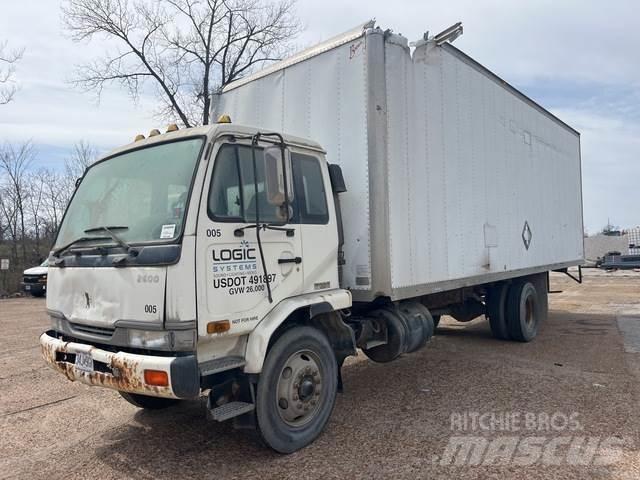 Nissan UD2600 Фургони