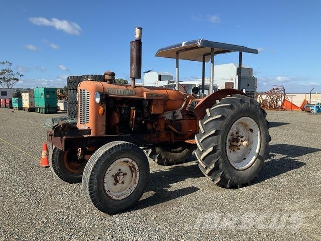 Nuffield DM4 Трактори