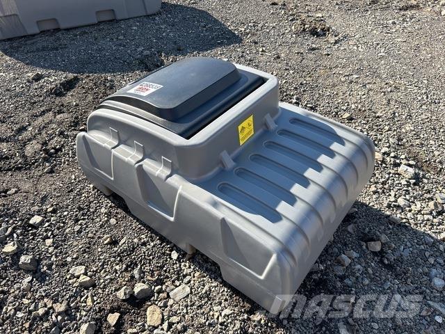  Olsen DD200 Паливні та присадочні баки