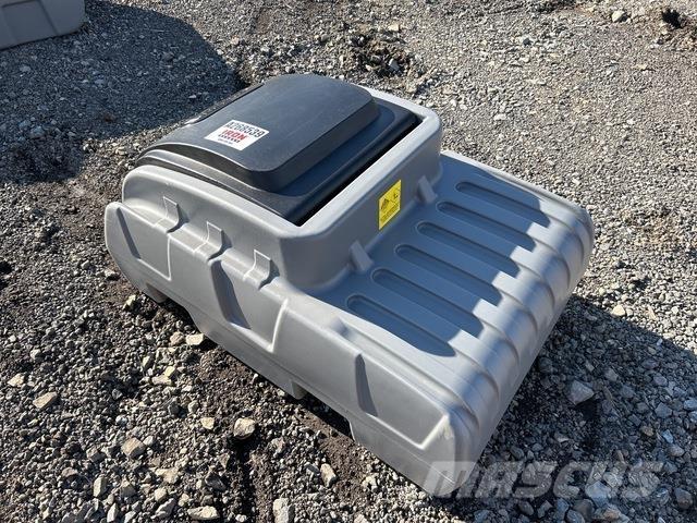  Olsen DD200 Паливні та присадочні баки