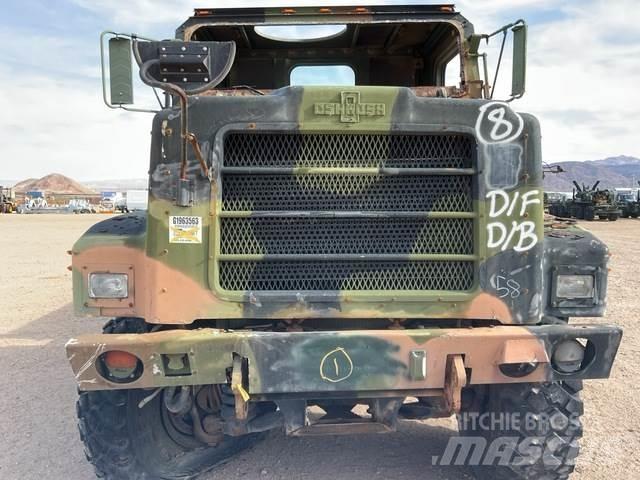 Oshkosh  Фургони
