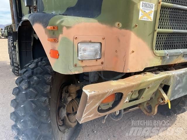 Oshkosh  Фургони