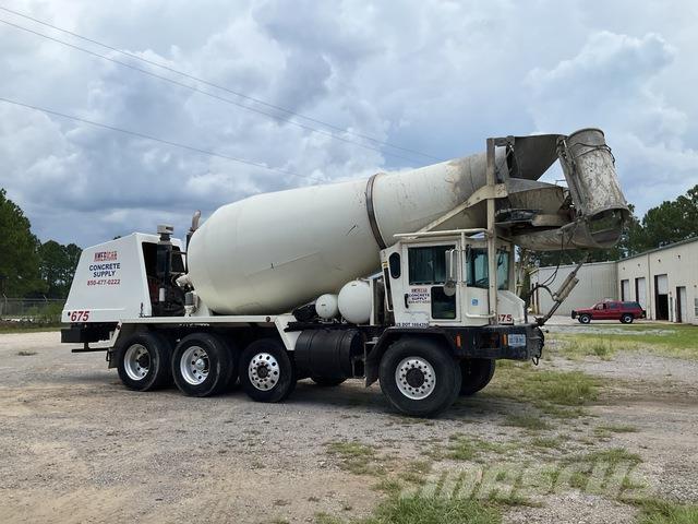 Oshkosh  Вантажівки / спеціальні