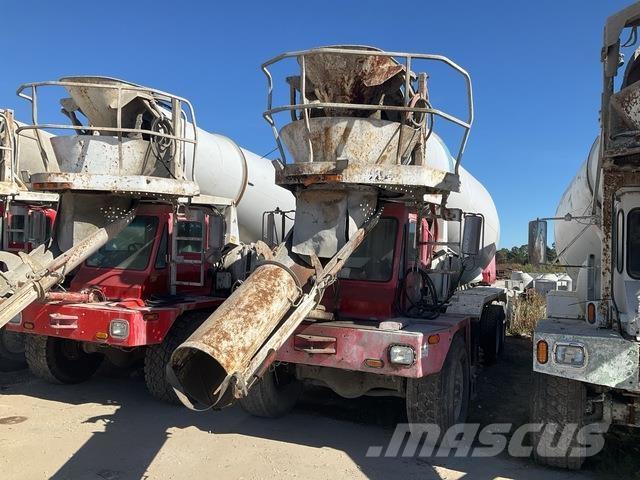 Oshkosh  Вантажівки / спеціальні