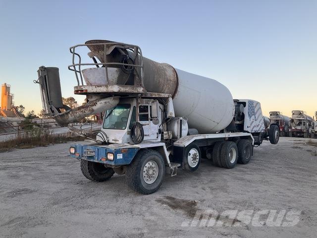 Oshkosh  Вантажівки / спеціальні