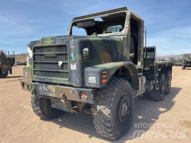 Oshkosh  Фургони
