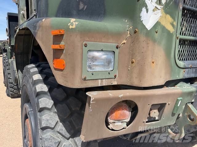 Oshkosh  Фургони