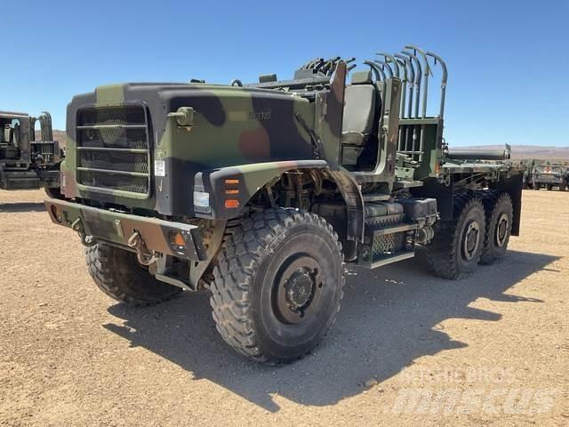 Oshkosh AMK23A1 Фургони