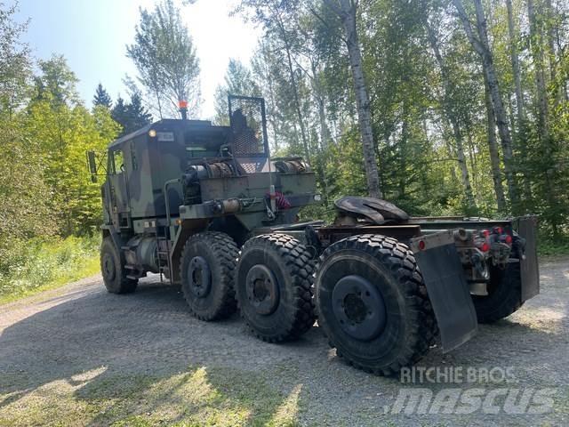 Oshkosh M1070 Тягачі