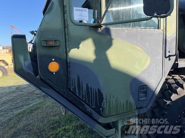 Oshkosh M985 Вантажівки / спеціальні