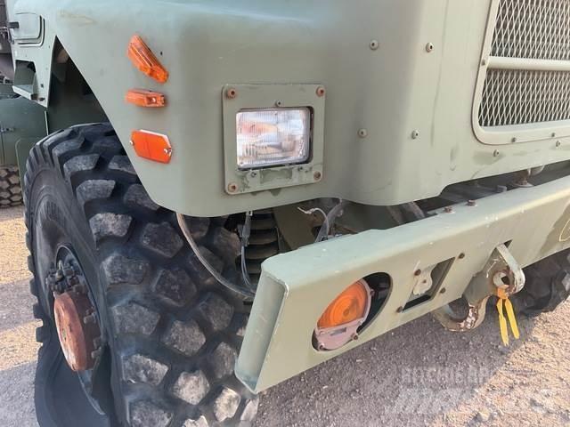 Oshkosh MK25 Фургони