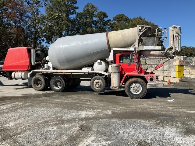 Oshkosh S-2146 Вантажівки / спеціальні