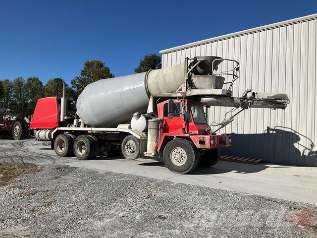 Oshkosh S-2146 Вантажівки / спеціальні