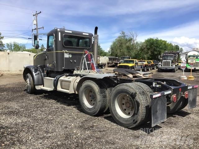 Peterbilt  Тягачі