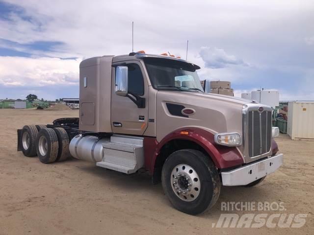 Peterbilt  Тягачі