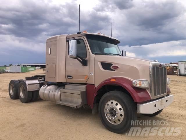 Peterbilt  Тягачі