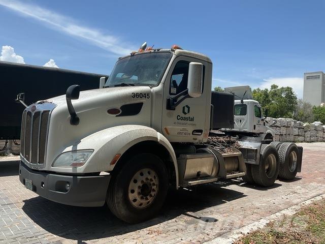 Peterbilt  Тягачі