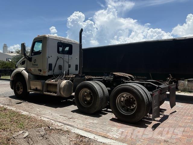Peterbilt  Тягачі