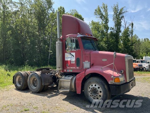 Peterbilt  Тягачі