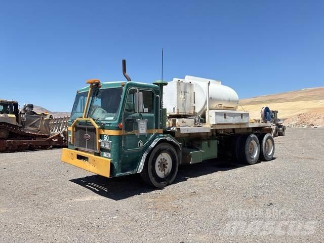 Peterbilt 320 Вантажівки-цистерни