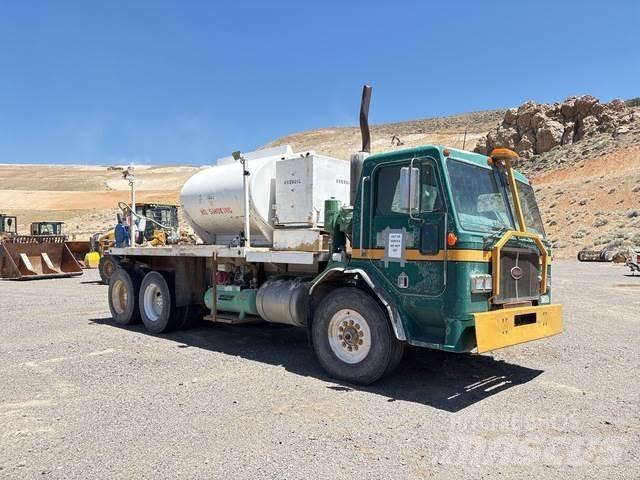 Peterbilt 320 Вантажівки-цистерни