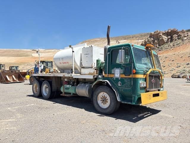 Peterbilt 320 Вантажівки-цистерни