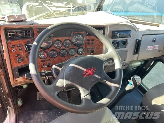 Peterbilt 335 Вантажівки-цистерни