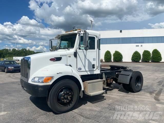 Peterbilt 337 Тягачі