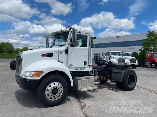 Peterbilt 337 Тягачі