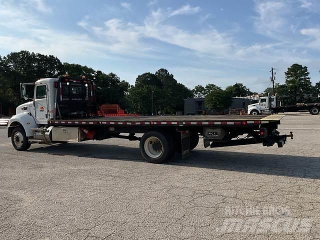 Peterbilt 337 Евакуатори