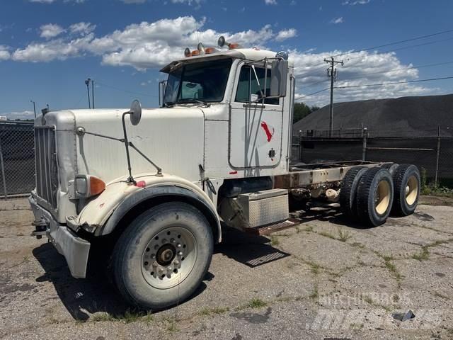 Peterbilt 357 Тягачі