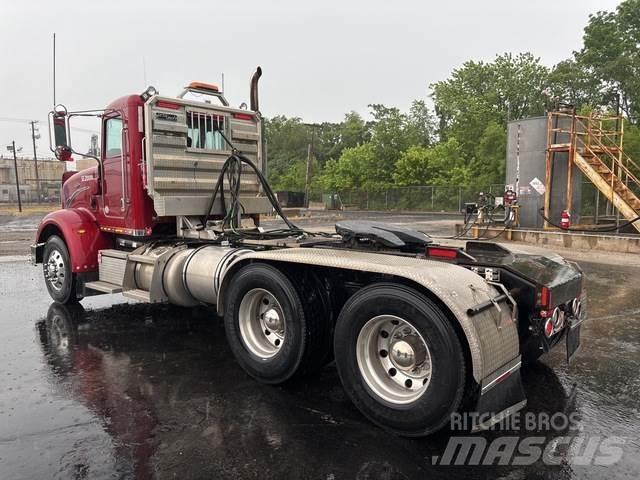 Peterbilt 367 Тягачі