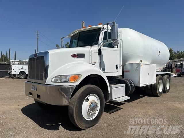 Peterbilt 382 Вантажівки-цистерни