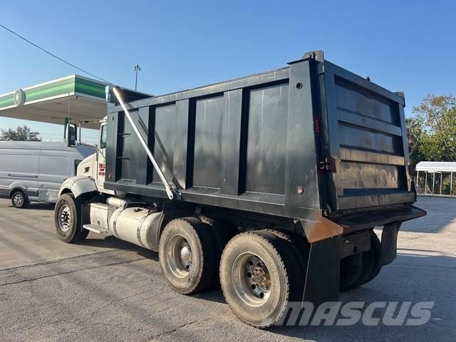 Peterbilt 384 Самоскиди