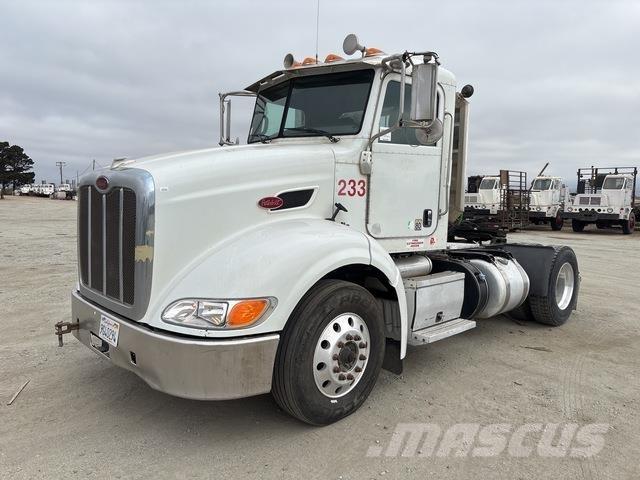 Peterbilt 384 Тягачі