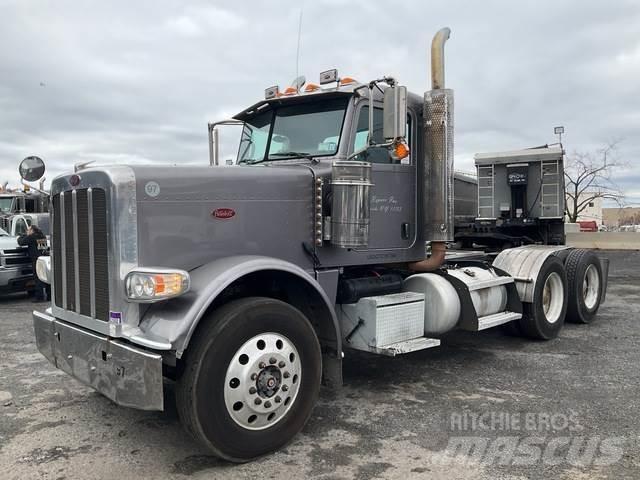 Peterbilt 388 Тягачі