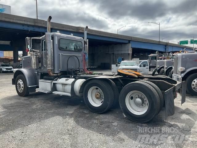 Peterbilt 388 Тягачі