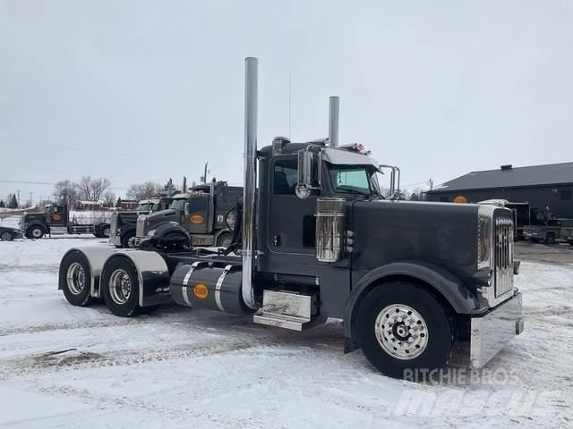 Peterbilt 388 Тягачі