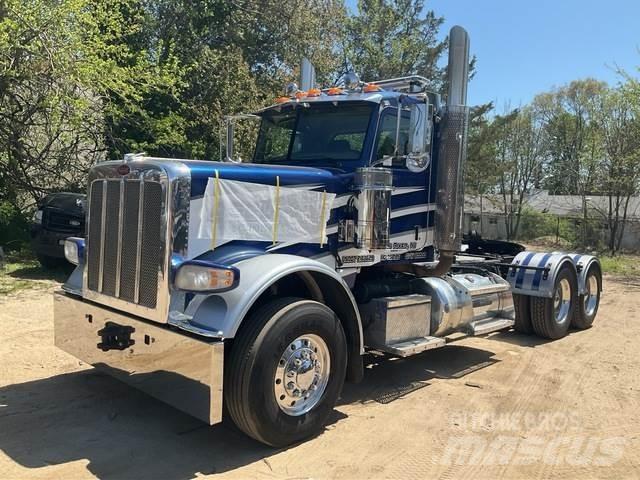 Peterbilt 388 Тягачі