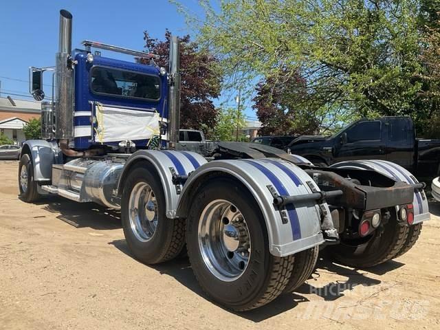 Peterbilt 388 Тягачі