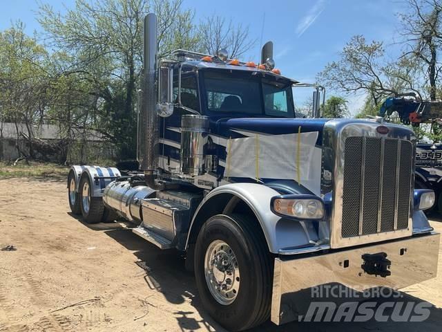 Peterbilt 388 Тягачі