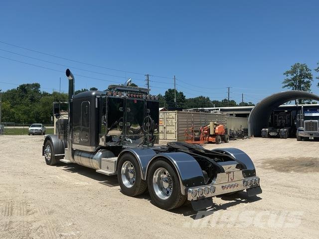 Peterbilt 389 Тягачі