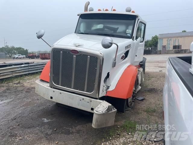 Peterbilt 567 Тягачі