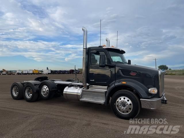 Peterbilt 567 Тягачі
