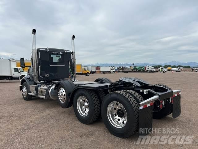 Peterbilt 567 Тягачі