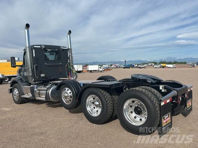 Peterbilt 567 Тягачі