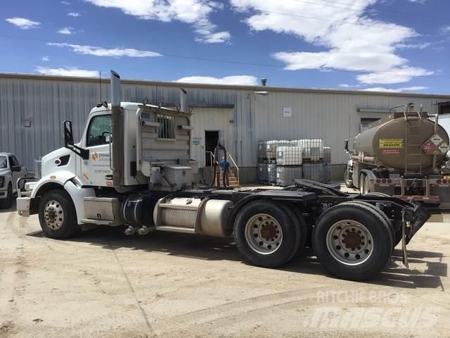 Peterbilt 567 Тягачі